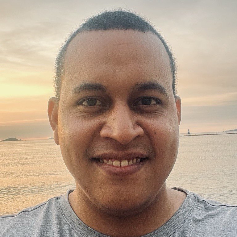 Foto de Rene Garcia — software developer, escritor y padre neurodivergente
