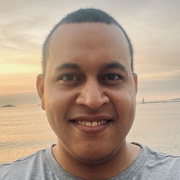 Foto de Rene Garcia — software developer, escritor y padre neurodivergente